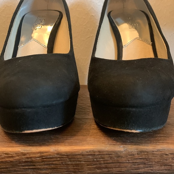 Michael Kors women’s black suede round toe thick heel - Picture 6 of 8
